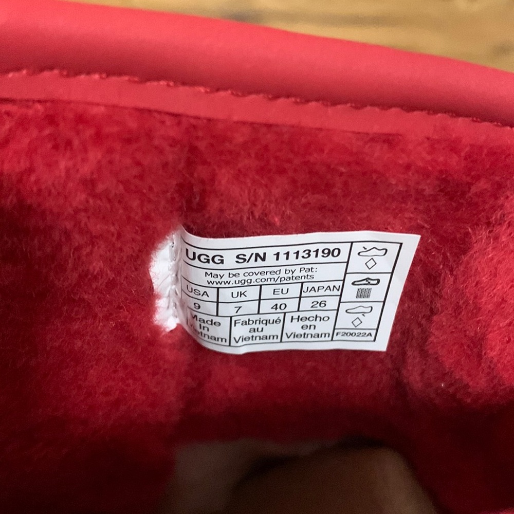 UGG Authentic Classic Clear Mini Waterproof Boots in RED ❤️ NEW size 9 - Picture 13 of 16